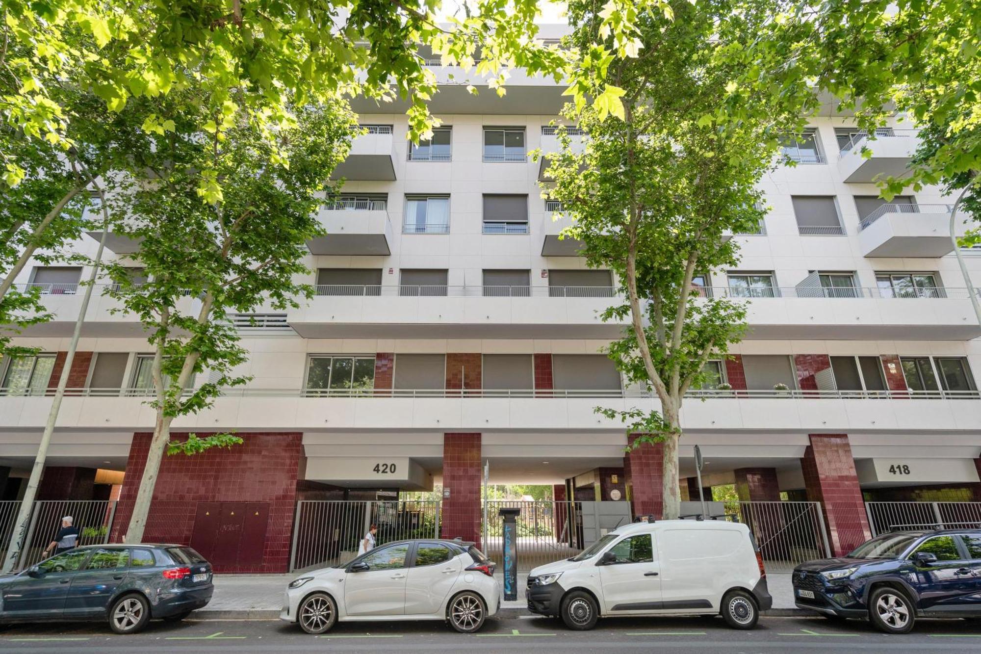 Modern Oasis 1br With Rooftop Pools & Parking Apartamento Barcelona